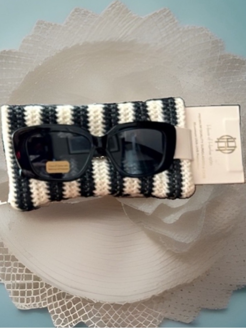 House of Harlow 1960 sunglasses Square Frame with Case NWT